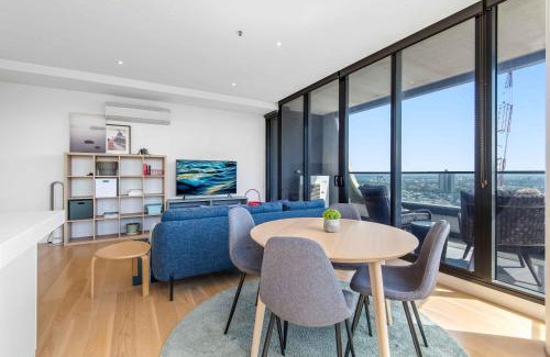 South Melbourne Apartment | Amazing City Sea & Shrine View in Melbourne