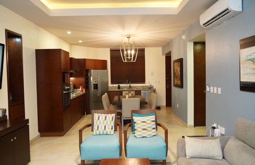 Emiliano Zapata Condo | Amazing Condo in the Romantic Zone - Near Beach, Restos, Entertainment, Shopping