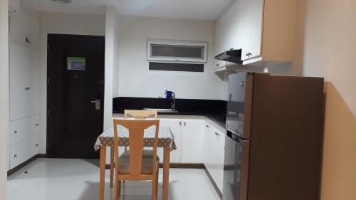 Malabanias Apartment | Amazing condo in premier La Grande tower