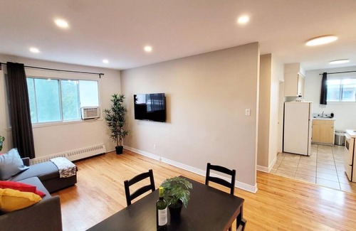 Tetreaultville Apartment | Amazing Condo Next to Metro