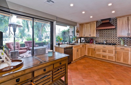 Palm Desert Condo | AMAZING CONDO ON GOLF COURSE w/golf privileges on private course w/golf cart!