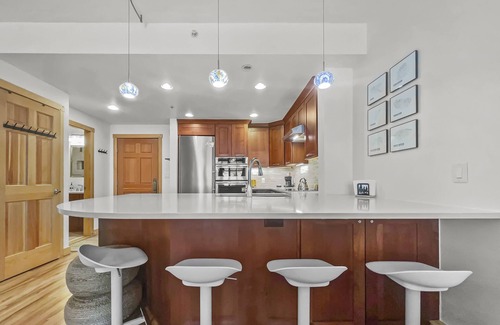 Copper Mountain Village Condo | Amazing Condo Right in Center Village! 3 Outdoor Hot Tubs PP225