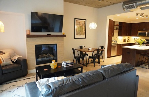 Central Boulder Apartment | Amazing Condo with Rooftop Pool & Movie Theatre!