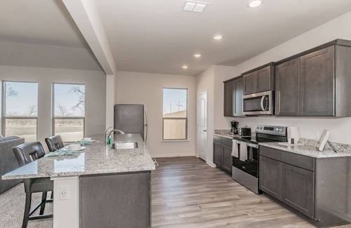 Seagoville House | Amazing Contemporary 4BR New Retreat ~ Fam&Group