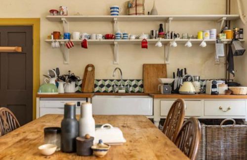 Isle of Grain House | Amazing Dockyard Historical Georgian House