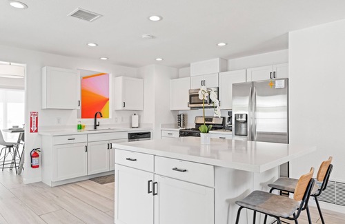 Desert Park Estates House | Amazing dog-friendly home with enclosed yard, firepit, pool, & washer/dryer