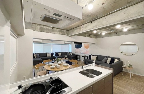 Hiroshima City Centre Apartment | Amazing Dome View ! 30 sec PeacePark,Up to 10 ppl