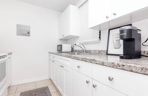 Edgewater Apartment | Amazing Edgewater unit with free parking next to Biscayne Bay