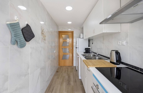 Cornella de Llobregat Apartment | Amazing and bright 3-bedroom home, nestled in the charming town of Cornellà de Llobregat, just a short 20-minute journey from the vibrant city of Barcelona.