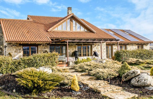 Navarredonda de Gredos House | Amazing home in Navarredonda de Gredos