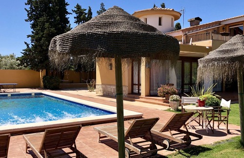 San Vicente del Raspeig Ski Chalet | AMAZING CHALET IN ALICANTE
