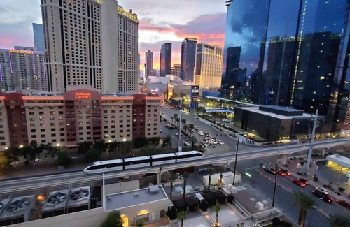 Las Vegas Condo | AMAZING! F1 & STRIP View-MGM Balcony 1 Bedroom 2Bath FREE VALET! NO RESORT FEES