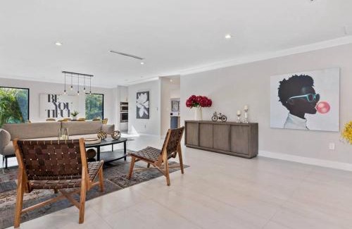 South Lake Villa | Amazing Family Home in Hollywood FL