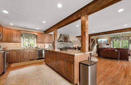 Tafton House | Amazing Family Lake Wallenpaupack Lakefront with Dock