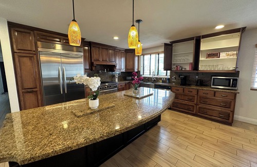 Rowland Heights House | AMAZING Family- Friendly Villa with Pool + BBQ + Fire-pit, Disney & Water Park