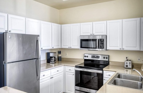 Central District Apartment | Amazing Fremont 2BR w/Pool, W/D & Gym, near TJ & WF, by Blueground