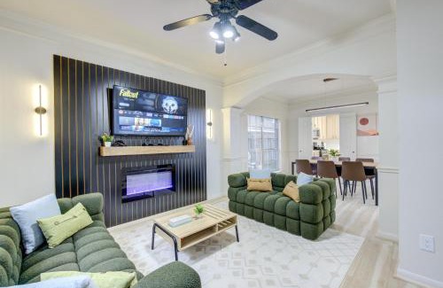 Katy House | Amazing Getaway Home - 4 Bedrooms 2,5 Baths - West Houston, Katy, Richmond - Huge Pool, Mini-Golf, PingPong, Billards, BBQ, Katy Asian Town, Typhoon Waterpark, King Bed