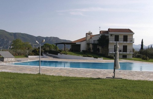 Molos-Agios Konstantinos Villa | Amazing Home in Kamena Vourla With Wifi and 9 Bedrooms