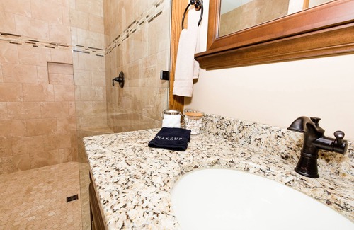 Glen Wilton Cottage | Amazing Grace - Brand New One Bedroom Cottage