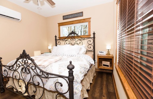 Glen Wilton Cottage | Amazing Grace - Brand New One Bedroom Cottage