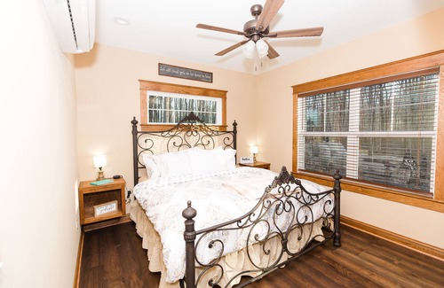 Glen Wilton Cottage | Amazing Grace - Brand New One Bedroom Cottage