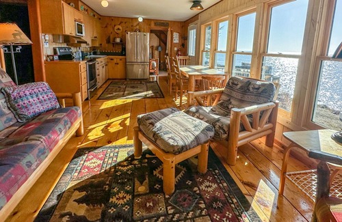 Grand Marais Cabin | Amazing Grace Cabin - Lake Superior - Grand Marais, MN