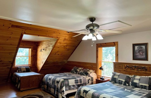 Luray Cabin | Amazing Grace only minutes to town and local attractions