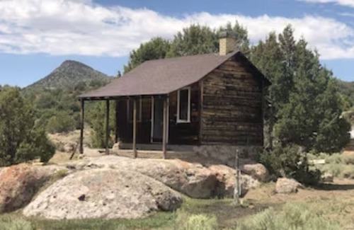 Sevier Cabin | Amazing Grass Creek