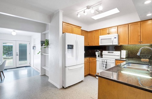 Palma Sola House | Amazing heated pool & spa just minutes from Anna Maria Island