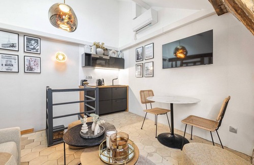 Gaillon Apartment | AMAZING HISTORICAL PARISIEN LOFT NEXT TO LOUVRE AREA ! 6