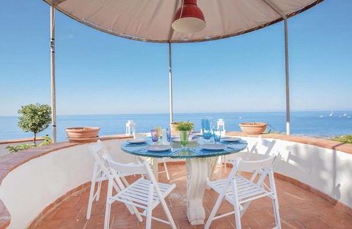 Altavilla Milicia House | Amazing home in Altavilla Milicia PA