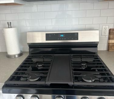 Larchmont Apartment | Amazing Hollywood Apartment FREE Parking & WiFi