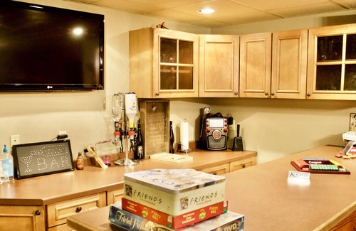 Francis Creek House | Amazing home for 10 with rec room: movie theatre, craps table, pool table & bar!