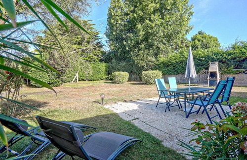 Anneville-sur-Mer House | Amazing home in Anneville sur Mer