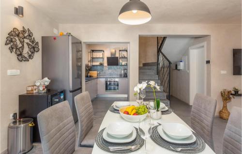 Sveti Ivan Dobrinjski House | Amazing Home In Sveti Ivan Dobrinjski