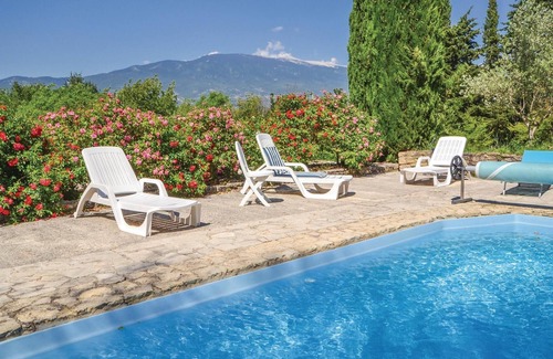 Crillon-le-Brave House | Amazing home in Crillon le Brave