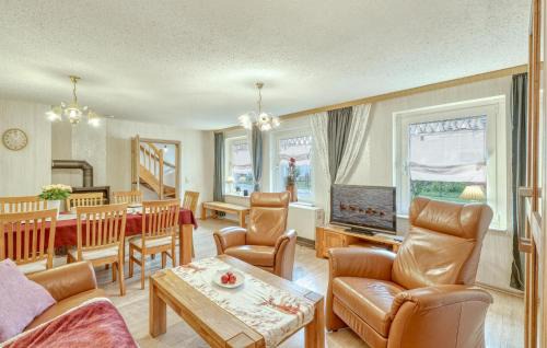 Breesen House | Amazing Home In Breesen Ot Kalübbe