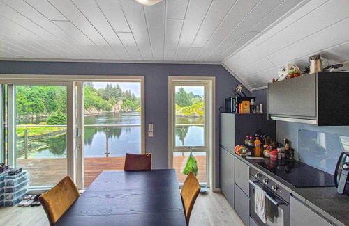 Meling House | Amazing home in Bremnes with WiFi