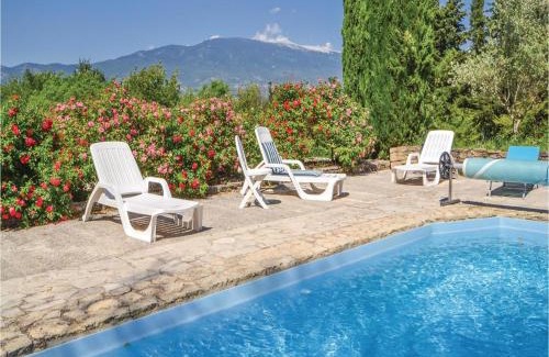 Crillon-le-Brave House | Amazing Home In Crillon Le Brave