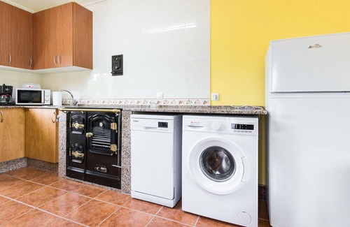 Sandiche House | Amazing home in Candamo with kitchen