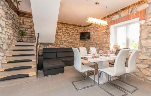 Donje Rastane House | Amazing Home In Donje Rastane With Wifi
