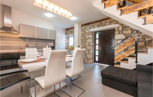 Donje Rastane House | Amazing Home In Donje Rastane With Wifi