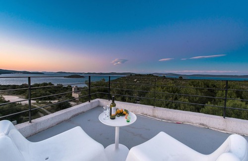 Dragove House | Amazing home in Dragove