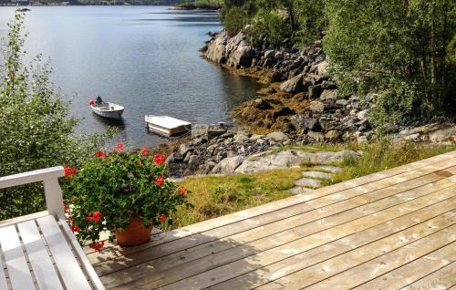 Ulsteinvik House | Amazing Home In Eiksund With Kitchen