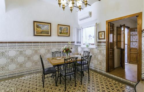 El Pedroso House | Amazing Home In El Pedroso With Wifi