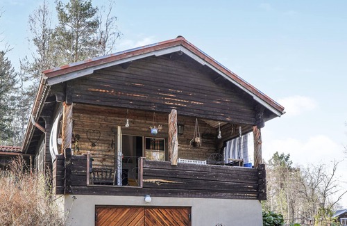 Enviken House | Amazing home in Enviken with lake view