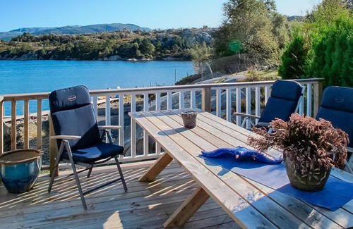 Fitjar House | Amazing home in Fitjar with WiFi