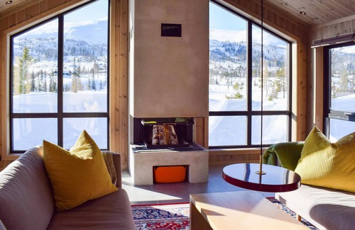 Vikberget House | Amazing home in Flå with WiFi
