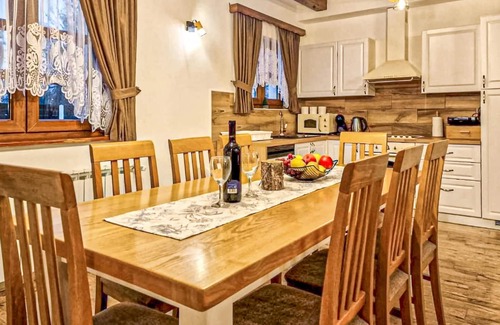 Gospic House | Amazing home in Gospic with Wi-Fi