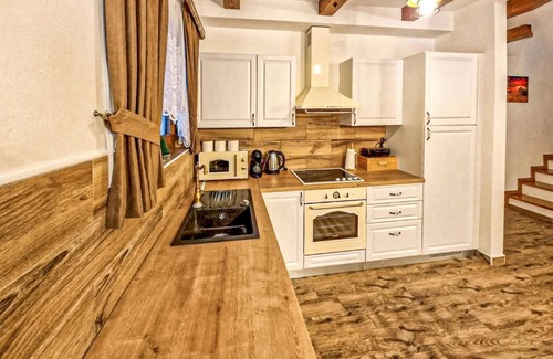 Gospic House | Amazing home in Gospic with Wi-Fi